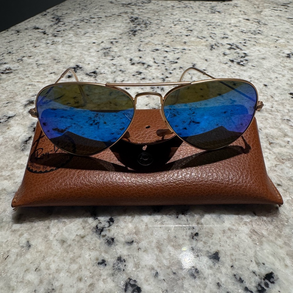 Ray-ban Aviator Sunglasses w/ Blue Reflection